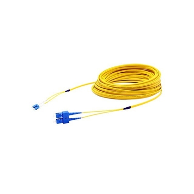 Telecom Grade Fiber Optic Patchcord With <0.3dB Loss UPC/APC Polishing Blue/Beige Connector Color