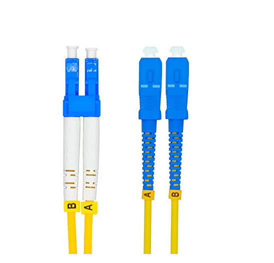 Telecom Grade Fiber Optic Patchcord With <0.3dB Loss UPC/APC Polishing Blue/Beige Connector Color